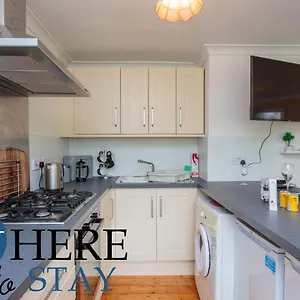  Appartement Lovely By The Hillwood Park-free Parking Royaume-Uni