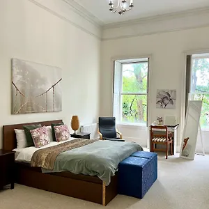 Grosvenor In - Great For Families, Groups, Couples, 80 Sq M, Parking Appartement