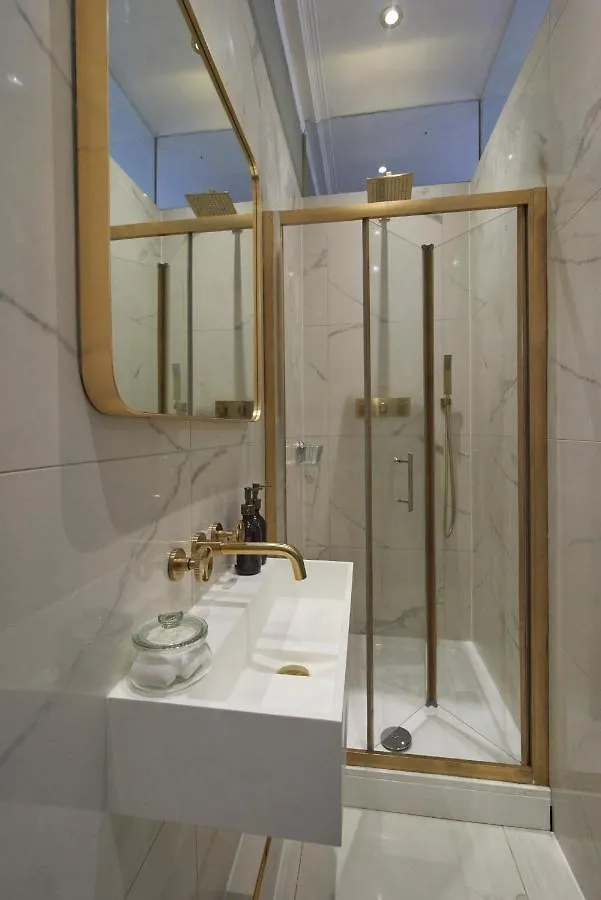 London Street Bath Apartment